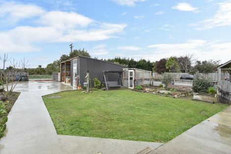 Photo of property in 27 Kings Avenue, Waikuku Beach, 7402