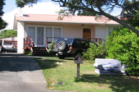 Photo of property in 17 Trojan Crescent, New Lynn, Auckland, 0600