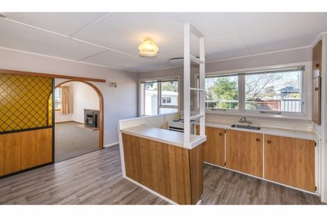Photo of property in 32 Bournemouth Crescent, Aranui, Christchurch, 8061