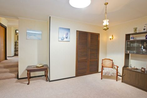 Photo of property in 6 Pukatea Place, Milson, Palmerston North, 4414