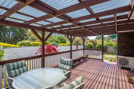 Photo of property in 16 Richmond Avenue, Waikanae, 5036