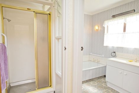 Photo of property in 6 Pukatea Place, Milson, Palmerston North, 4414