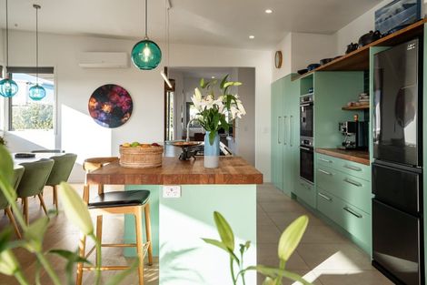 Photo of property in 6 Pine Ridge Terrace, Waikanae Beach, Waikanae, 5036