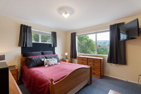 Photo of property in 7 Spruce Grove, Ranui, Porirua, 5024