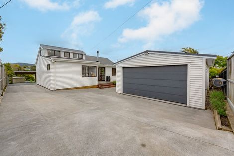 Photo of property in 70 Mcentee Road, Waitakere, Auckland, 0816