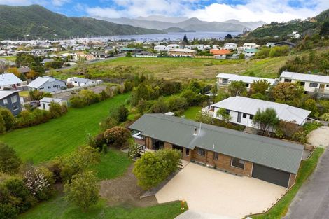 Photo of property in 12 Rimu Terrace, Waikawa, Picton, 7220