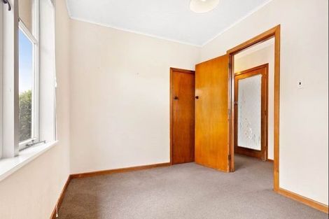Photo of property in 14 Taikata Road, Te Atatu Peninsula, Auckland, 0610