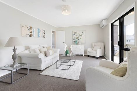 Photo of property in 1/23 Blacklock Avenue, Henderson, Auckland, 0612