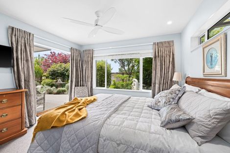 Photo of property in 2a Busby Hill, Havelock North, 4130