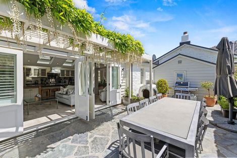 Photo of property in 21 Anglesea Street, Arrowtown, 9302