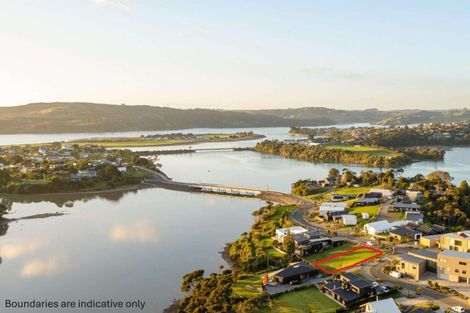 Photo of property in 2 Pekapeka Street, Raglan, 3225