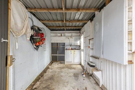 Photo of property in 9a Brierley Place, Marfell, New Plymouth, 4310