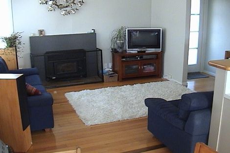 Photo of property in 5 Kaweka Street, New Lynn, Auckland, 0600