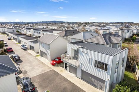 Photo of property in 2/26 Hollowout Street, Takanini, 2112