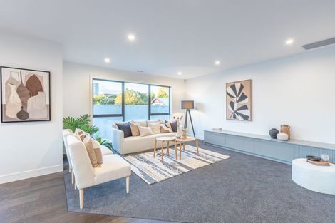 Photo of property in 32 Memorial Drive, Hokowhitu, Palmerston North, 4410