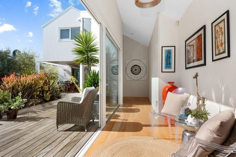 Photo of property in 117 Main Road, Redcliffs, Christchurch, 8081