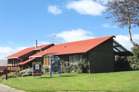 Photo of property in 24 Cherry Lane, Acacia Bay, Taupo, 3330