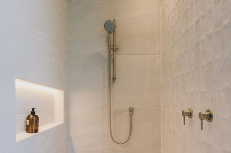 Photo of property in 23 Omahina Street, Raglan, 3225