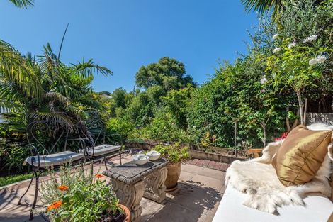 Photo of property in 11a Rodney Road, Northcote Point, Auckland, 0627