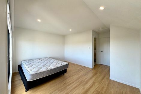 Photo of property in 523f Pakuranga Road, Howick, Auckland, 2010