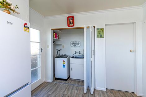 Photo of property in 10a-b Churchill Place, Waimate, 7924