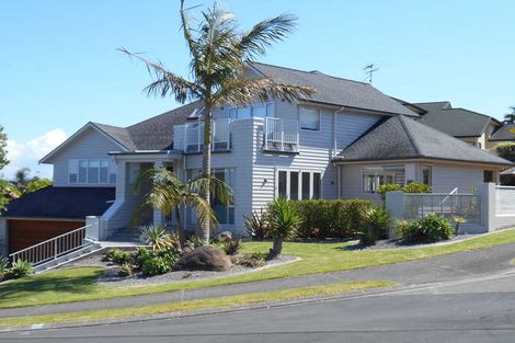 Photo of property in 1 Ashburn Close, Orewa, 0931