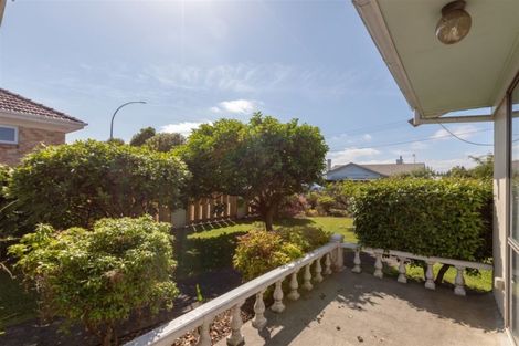 Photo of property in 24 Forest Lake Road, Forest Lake, Hamilton, 3200