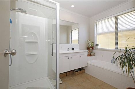 Photo of property in 38 Winchester Place, Rototuna North, Hamilton, 3210