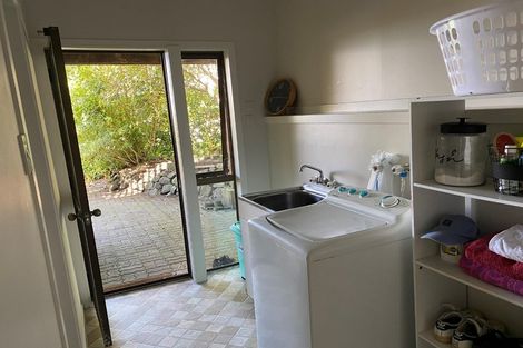 Photo of property in 19 Glen Vista Place, Bayview, Auckland, 0629