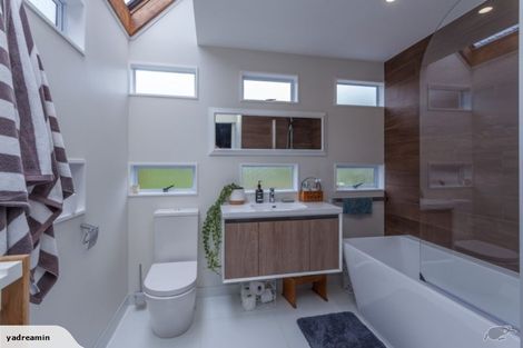 Photo of property in 2/7 Savoy Road, Glen Eden, Auckland, 0602