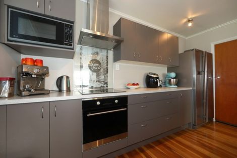 Photo of property in 712 Grove Road, Mayfair, Hastings, 4122