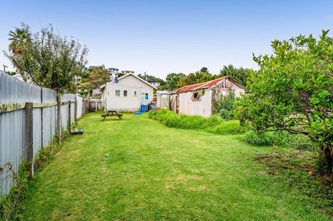 Photo of property in 10 Harbour Street, Moturoa, New Plymouth, 4310