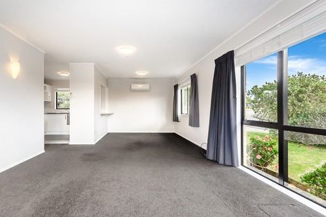 Photo of property in 10a Pohutukawa Crescent, Raumati Beach, Paraparaumu, 5032