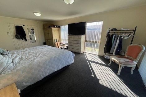 Photo of property in 32 Jillteresa Crescent, Half Moon Bay, Auckland, 2012