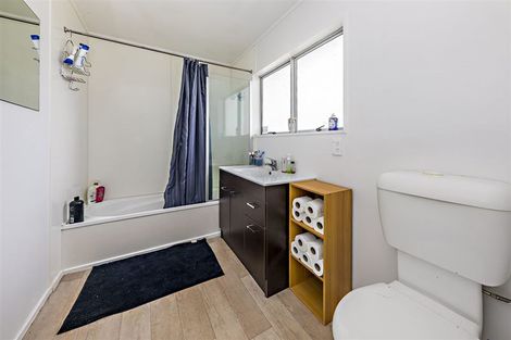 Photo of property in 1/27 Mon Desir Place, Manurewa, Auckland, 2102