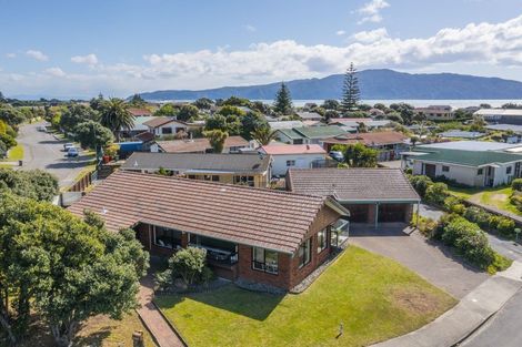 Photo of property in 45 Olive Terrace, Paraparaumu Beach, Paraparaumu, 5032
