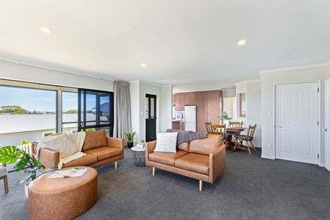 Photo of property in 47 Paynters Avenue, Strandon, New Plymouth, 4312