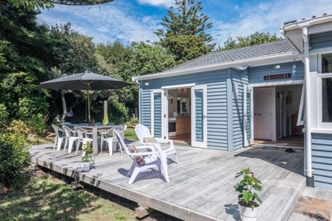 Photo of property in 24 Queens Road, Waikanae Beach, Waikanae, 5036