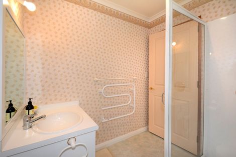 Photo of property in 4a Saint Ronans Road, Macandrew Bay, Dunedin, 9077