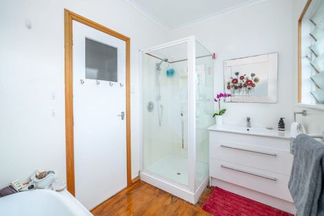 Photo of property in 12 Weka Place, Masterton, 5810