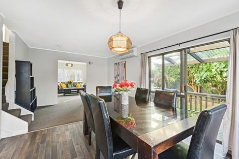 Photo of property in 223 Walter Strevens Drive, Conifer Grove, Takanini, 2112