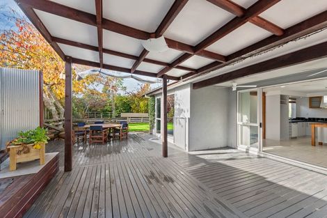 Photo of property in 16 Caulfield Place, Pukehangi, Rotorua, 3015