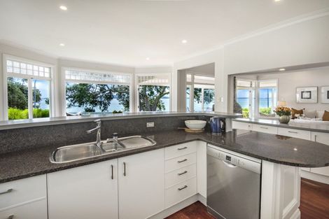 Photo of property in 52 Cheltenham Road, Devonport, Auckland, 0624
