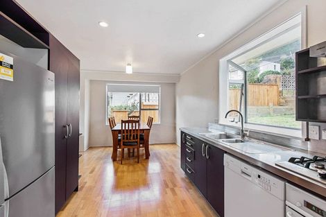 Photo of property in 38 Simon Ellice Drive, Bayview, Auckland, 0629