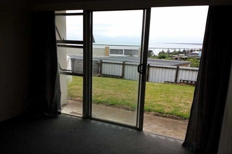 Photo of property in 16 Findlay Street, Moturoa, New Plymouth, 4310