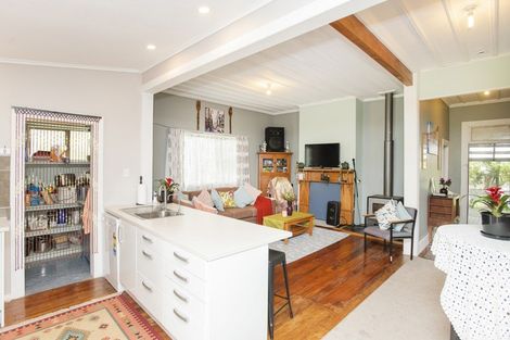 Photo of property in 2 Kara Street, Outer Kaiti, Gisborne, 4010