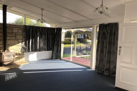 Photo of property in 51 Normanton Street, Glenfield, Auckland, 0629