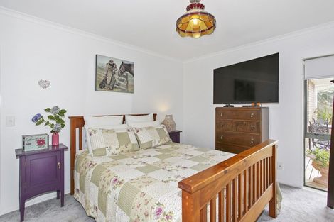 Photo of property in 24 Ranch Place, Pukekohe, 2120