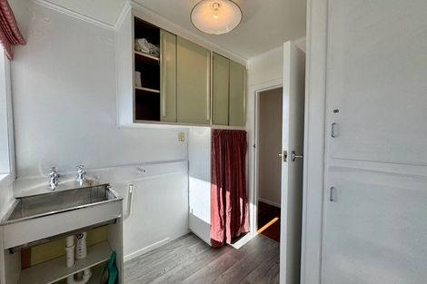 Photo of property in 16 Carole Crescent, Pakuranga, Auckland, 2010