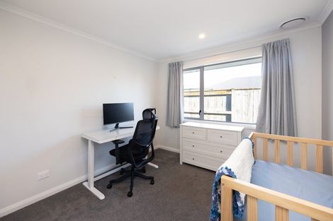 Photo of property in 6 Atlantic Drive, Fitzherbert, Palmerston North, 4410